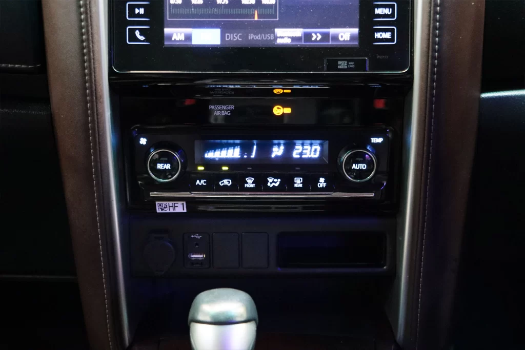 Toyota Fortuner 2.4 V 2WD MNC 2019 [HJIF]