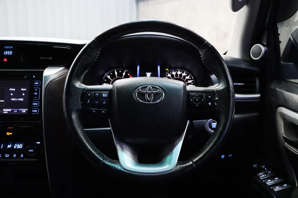 Toyota Fortuner 2.4 V 2WD MNC 2019 [HJIF]