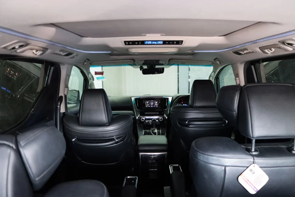 Toyota Vellfire 2.5 V MNC 2019 [AHDG]