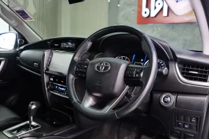 Toyota Fortuner 2.4 Leader V 2WD 2022 [IJEJ]