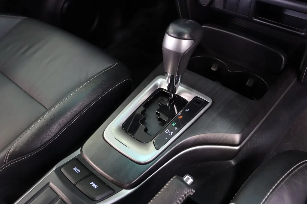 Toyota Fortuner 2.4 Leader V 2WD 2022 [IJEJ]