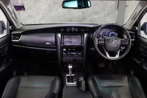 Toyota Fortuner 2.4 Leader V 2WD 2022 [IJEJ]