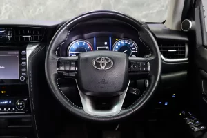Toyota Fortuner 2.4 Leader V 2WD 2022 [IJEJ]