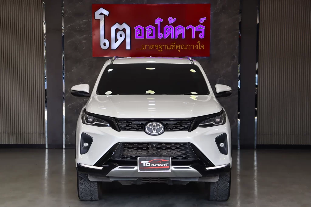 Toyota Fortuner 2.4 Leader V 2WD 2022 [IJEJ]