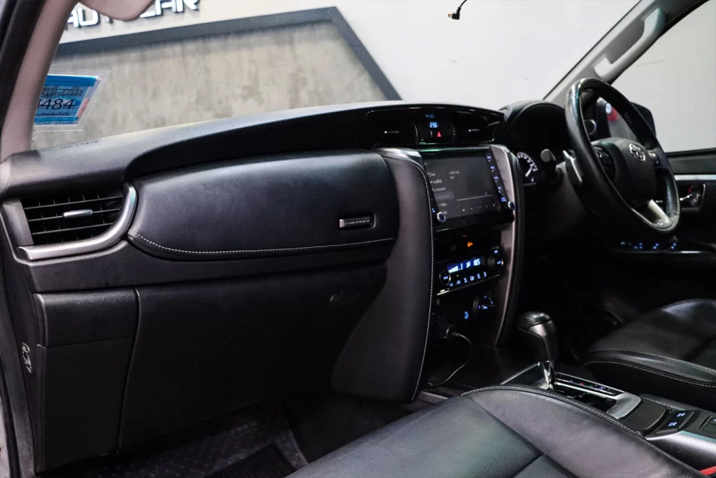 Toyota Fortuner 2.4 V 4WD 2020 [FJHC]