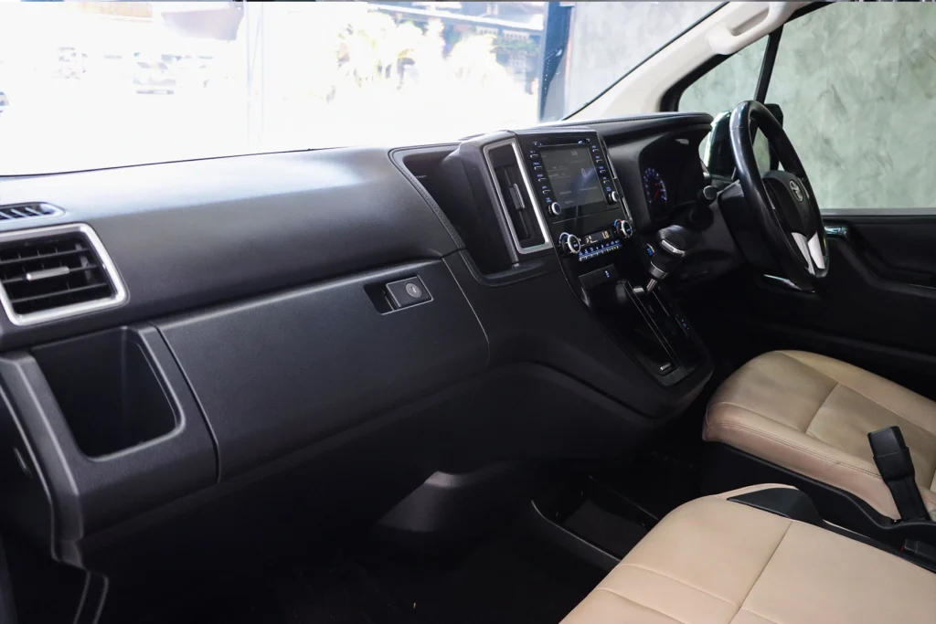 Toyota Majesty 2.8 Standard 2020 [FDBI]