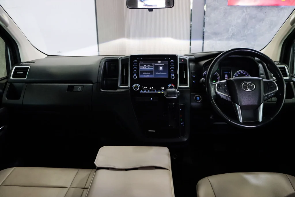 Toyota Majesty 2.8 Standard 2020 [FDBI]