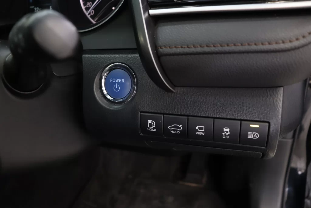 Toyota Camry 2.5 HEV Premium Luxury MNC 2022 [IFHD]