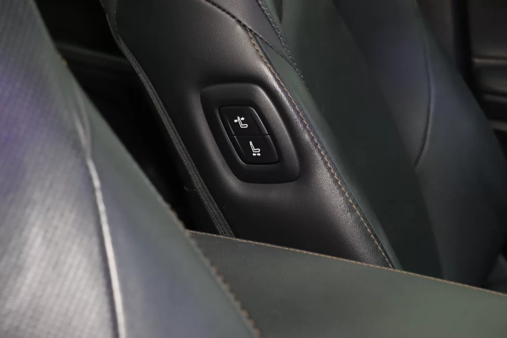 Toyota Camry 2.5 HEV Premium Luxury MNC 2022 [IFHD]