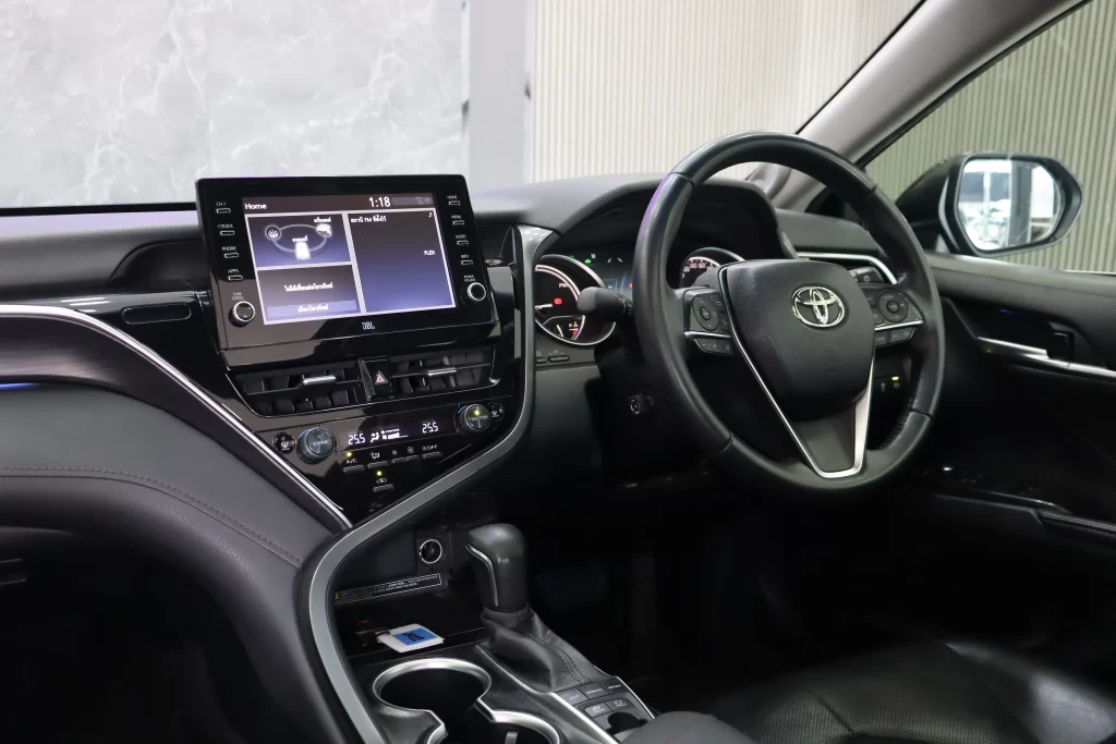 Toyota Camry 2.5 HEV Premium Luxury MNC 2022 [IFHD]