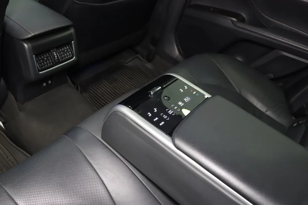 Toyota Camry 2.5 HEV Premium Luxury MNC 2022 [IFHD]