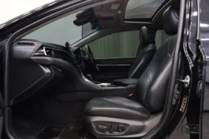 Toyota Camry 2.5 HEV Premium Luxury MNC 2022 [HHFE]