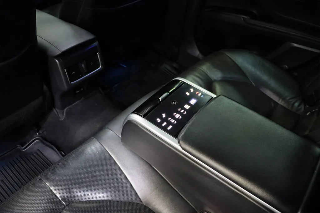 Toyota Camry 2.5 HEV Premium Luxury MNC 2022 [HHFE]