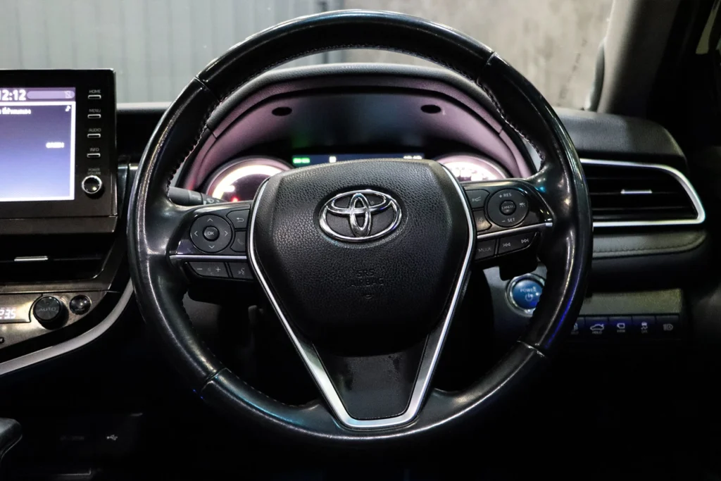 Toyota Camry 2.5 HEV Premium Luxury MNC 2022 [HHFE]