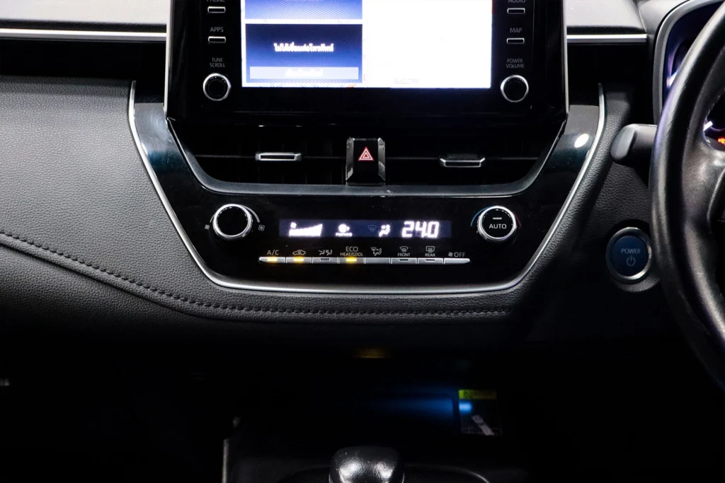 Toyota Altis 1.8 Hybrid Premium Safety 2022 [BEBG]