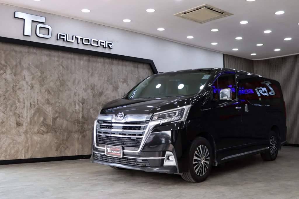 Toyota Majesty 2.8 Standard 2021 [HIAC]