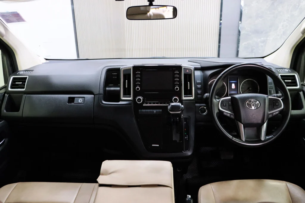 Toyota Majesty 2.8 Standard 2021 [HIJH]