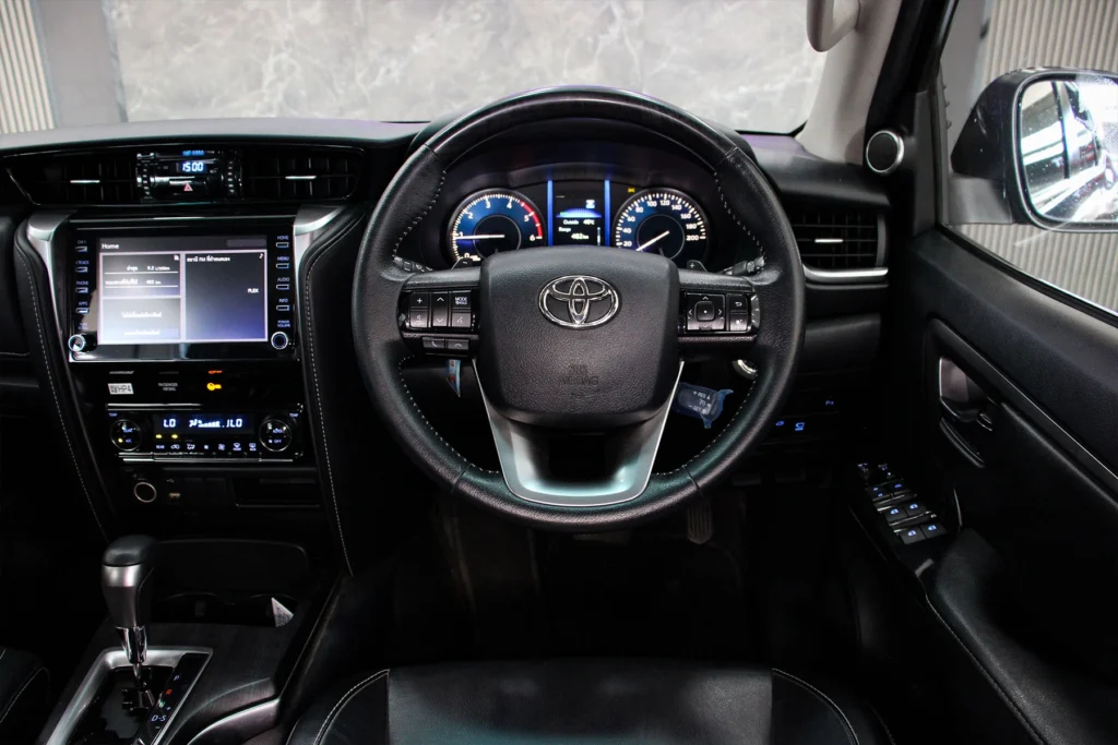 Toyota Fortuner 2.4 V 2WD 2022 [BAAF]