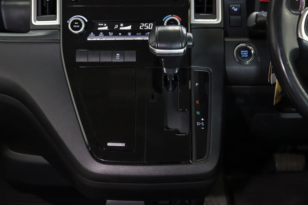 Toyota Majesty 2.8 Standard 2021 [CIC]