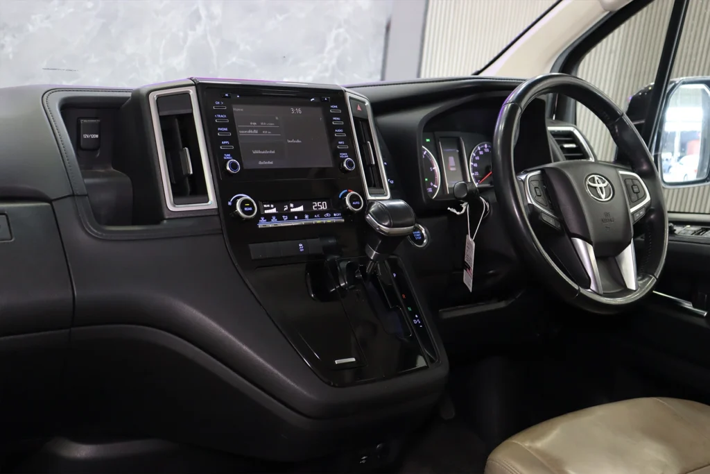 Toyota Majesty 2.8 Standard 2021 [CIC]