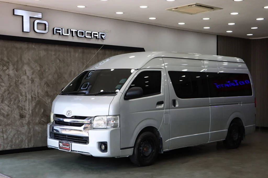 Toyota Commuter 3.0 D4D 2017 M/T [GGJF]