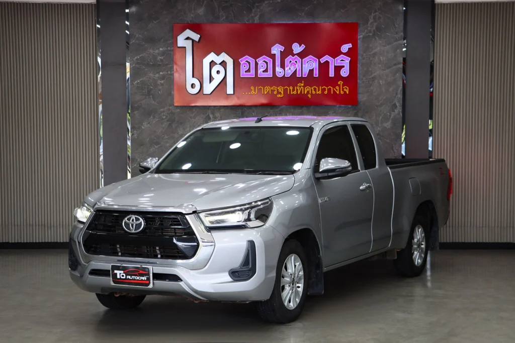 Toyota Revo 2.4 MID Smart Cab Z Edition 2022 M/T [EFCE]