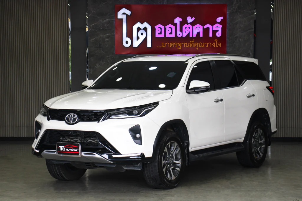 TOYOTA FORTUNER 2.4 LEADER V 2WD 2023 [FGFJ]