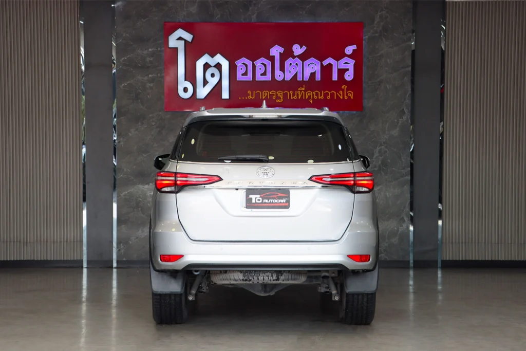 TOYOTA FORTUNER 2.4 V 2WD 2021 [DFAD]