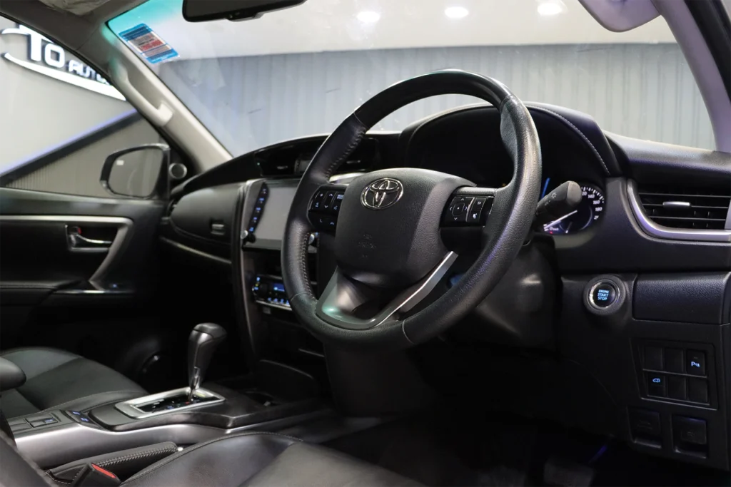TOYOTA FORTUNER 2.4 V 2WD 2021 [DFAD]