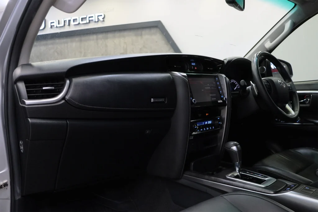 TOYOTA FORTUNER 2.4 V 2WD 2021 [DFAD]