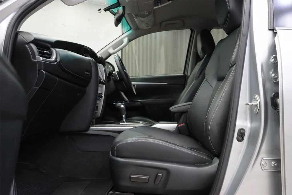 TOYOTA FORTUNER 2.4 V 2WD 2021 [DFAD]