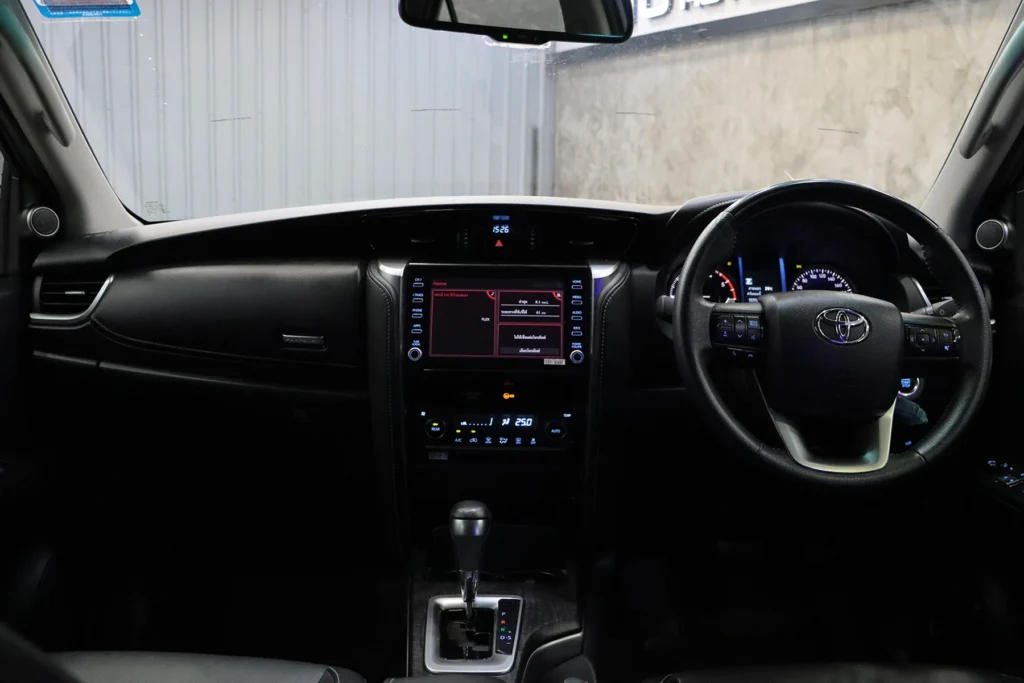 TOYOTA FORTUNER 2.4 V 2WD 2021 [DFAD]