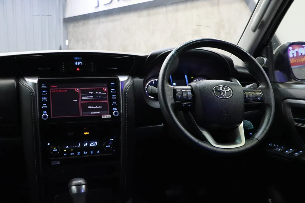 TOYOTA FORTUNER 2.4 V 2WD 2021 [DFAD]