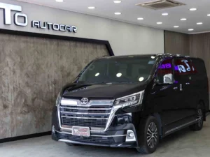 TOYOTA MAJESTY 2.8 PREMIUM 2020 [BAIF]