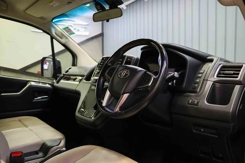 TOYOTA MAJESTY 2.8 PREMIUM 2020 [BAIF]