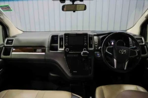 TOYOTA MAJESTY 2.8 PREMIUM 2020 [BAIF]