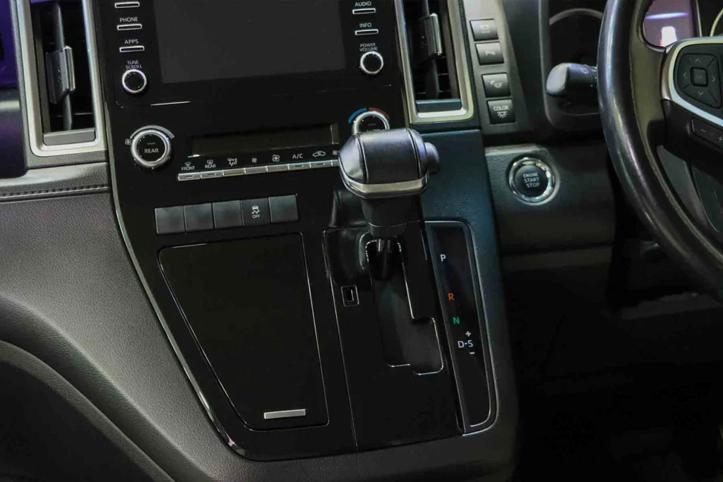 TOYOTA MAJESTY 2.8 PREMIUM 2020 [BAIF]