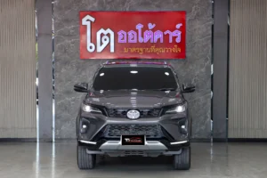 Toyota Fortuner 2.4 Leader V 2WD 2023 [IJDG]