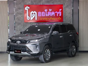 Toyota Fortuner 2.4 Leader V 2WD 2023 [IJDG]