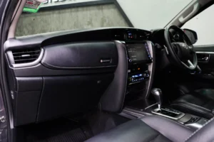 Toyota Fortuner 2.4 Leader V 2WD 2023 [IJDG]