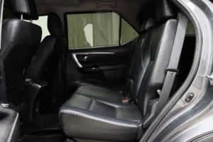 Toyota Fortuner 2.4 Leader V 2WD 2023 [IJDG]