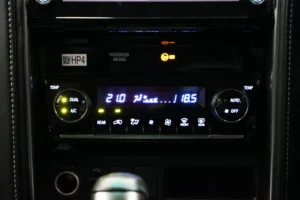 Toyota Fortuner 2.4 Leader V 2WD 2023 [IJDG]