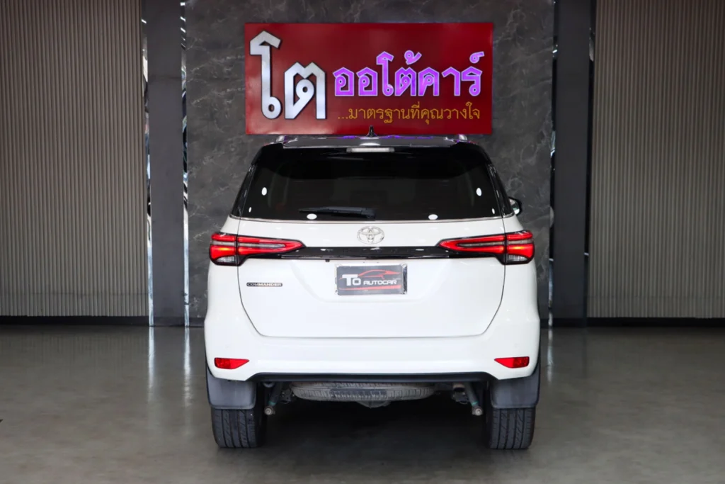 Toyota Fortuner 2.4 Commander 2WD 2022 [BJGE]