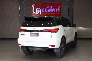 Toyota Fortuner 2.4 Commander 2WD 2022 [BJGE]