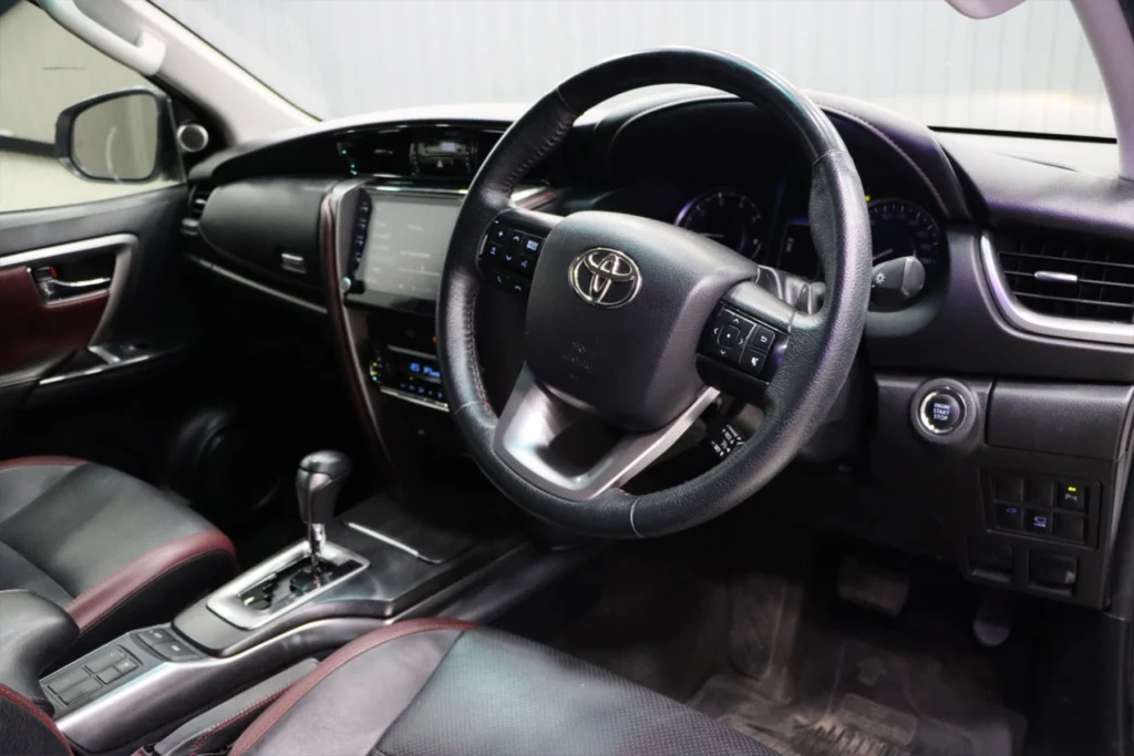 Toyota Fortuner 2.4 Commander 2WD 2022 [BJGE]