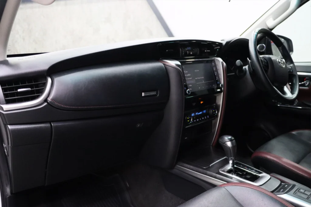 Toyota Fortuner 2.4 Commander 2WD 2022 [BJGE]