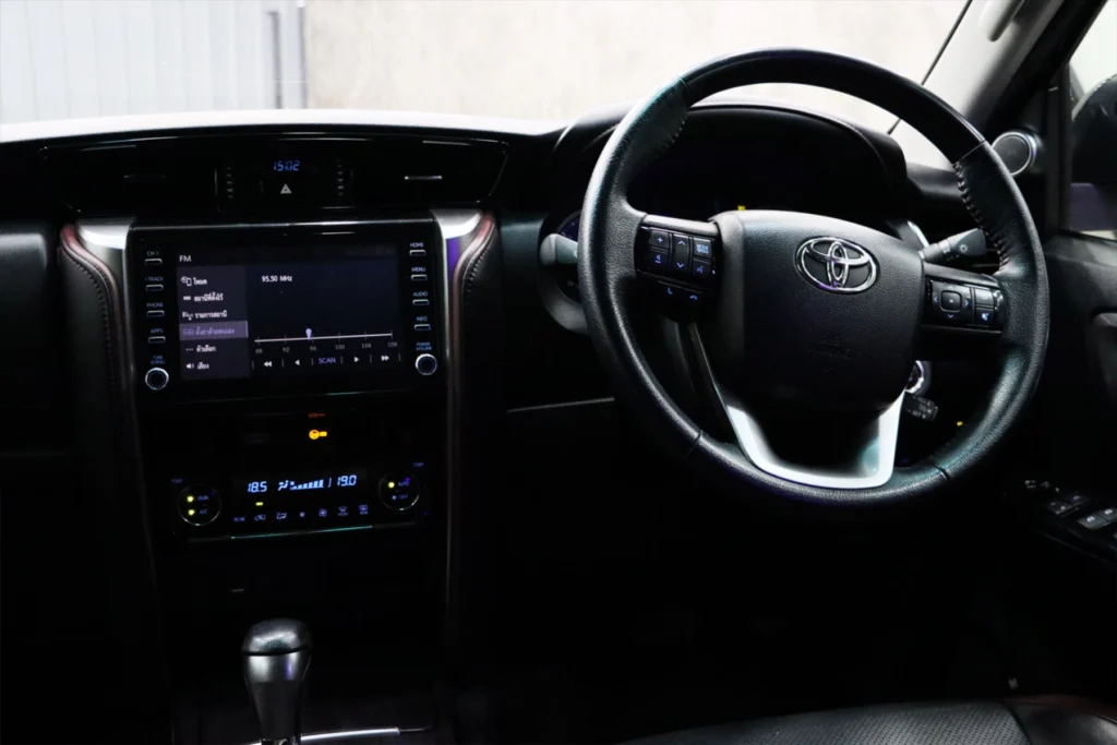 Toyota Fortuner 2.4 Commander 2WD 2022 [BJGE]
