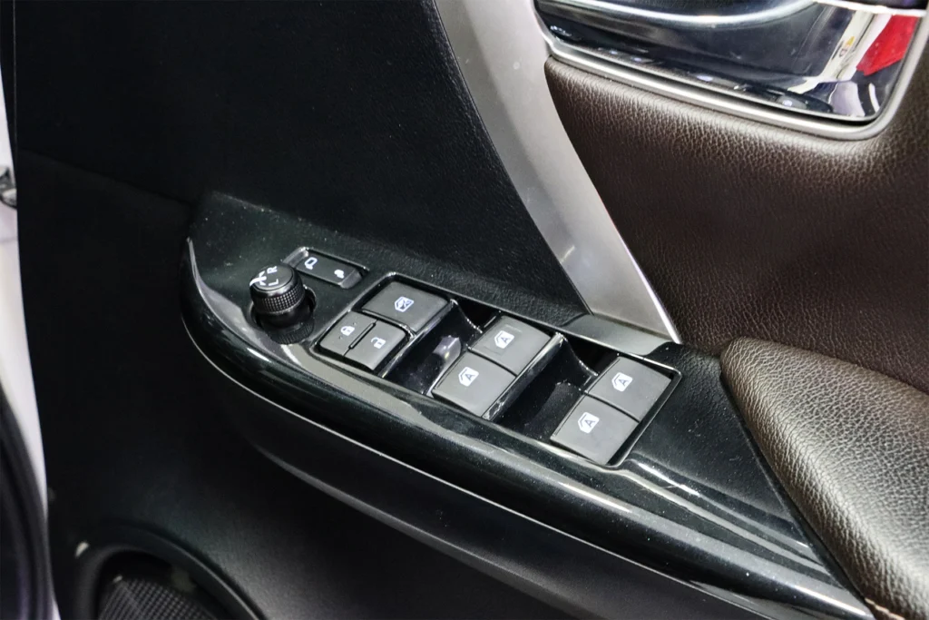 Toyota Fortuner 2.4 V 2WD 2019 [BBFB]