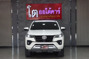 TOYOTA FORTUNER 2.4 V 4WD 2021 [CJEB]