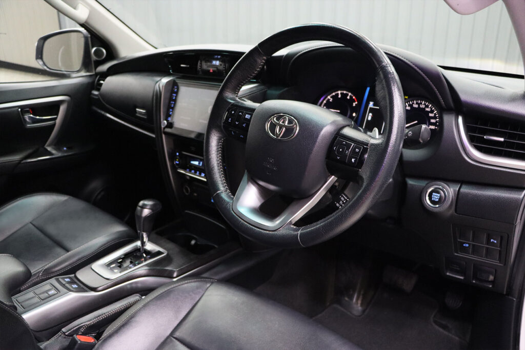 Toyota Fortuner 2.4 V 4WD 2022 [BGHJ]